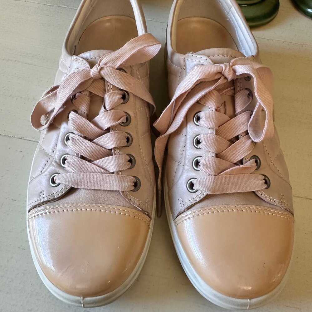ECCO Blush Pink Quilted Sneakers-EUC